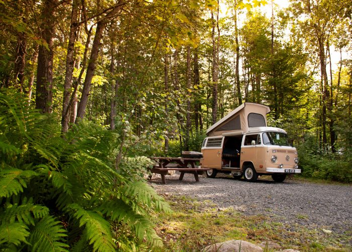 Emplacement 2 services - Camping Aventure Mégantic