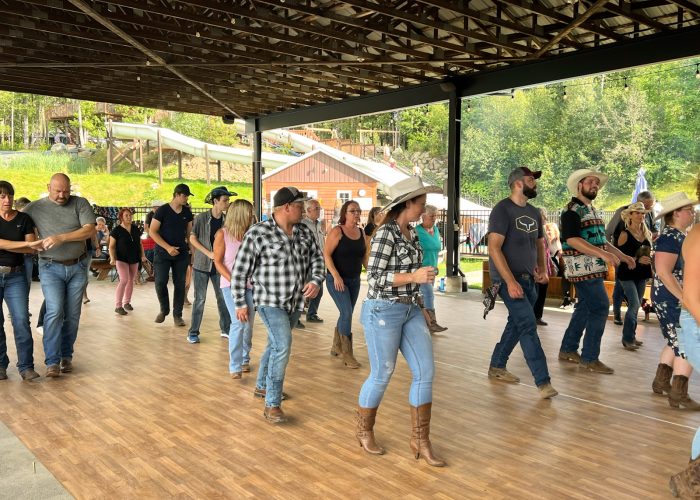 Danse country - Camping Aventure Mégantic